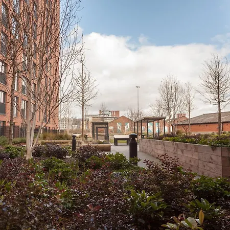 Апартаменты Springwell Gardens Near Station & Centre Лидс