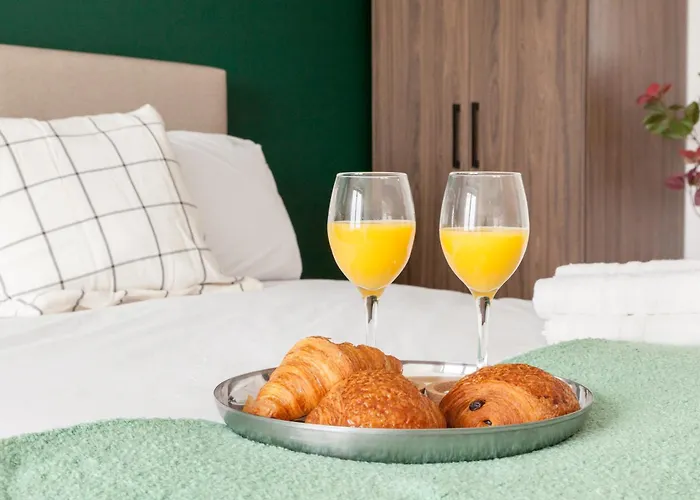 Springwell Gardens Near Station & Centre