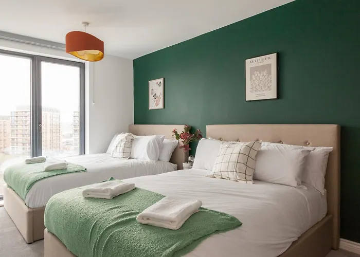 Springwell Gardens Near Station & Centre Daire *