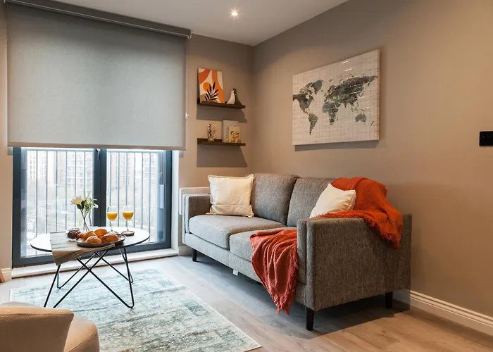 Daire Springwell Gardens Near Station & Centre