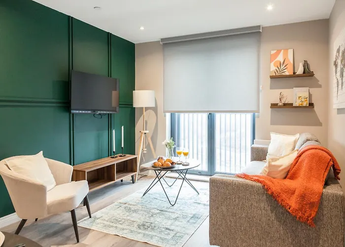 Springwell Gardens Near Station & Centre Daire Leeds (West Yorkshire)