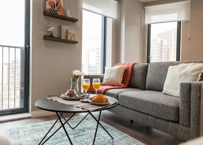 Springwell Gardens Near Station & Centre Leeds (West Yorkshire)