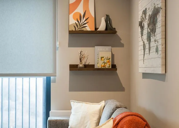 Springwell Gardens Near Station & Centre Daire *