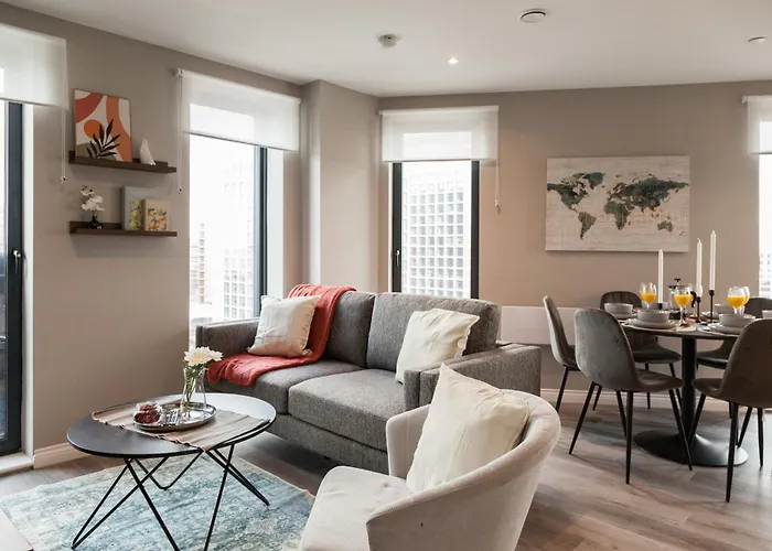 Springwell Gardens Near Station & Centre Leeds (West Yorkshire)