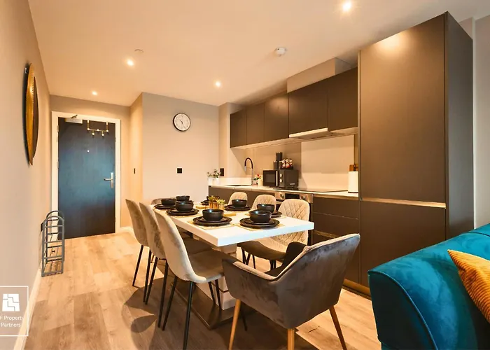 Springwell Gardens Near Station & Centre Daire