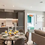 Springwell Gardens Near Station & Centre Апартаменти