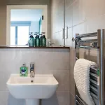 Springwell Gardens Near Station & Centre *