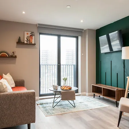 Springwell Gardens Near Leeds Station & Centre Apartment *