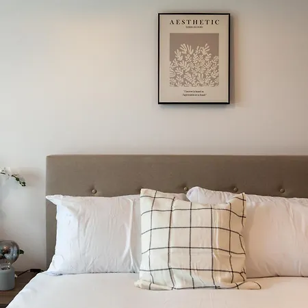 Springwell Gardens Near Station & Centre