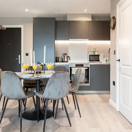Springwell Gardens Near Leeds Station & Centre Apartment Leeds (West Yorkshire)