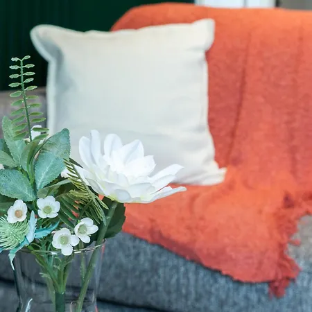 Springwell Gardens Near Station & Centre アパート リーズ