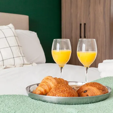 Springwell Gardens Near Station & Centre