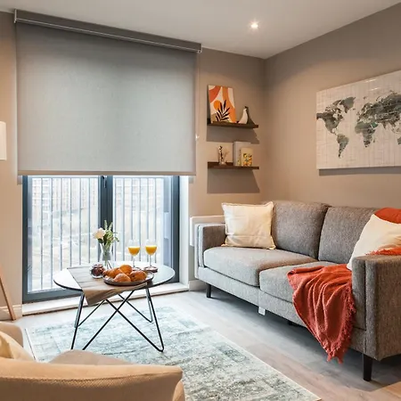 Springwell Gardens Near Leeds Station & Centre Apartment