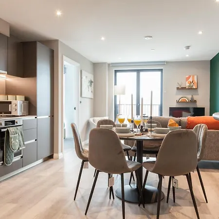 Apartment Springwell Gardens Near Leeds Station & Centre *