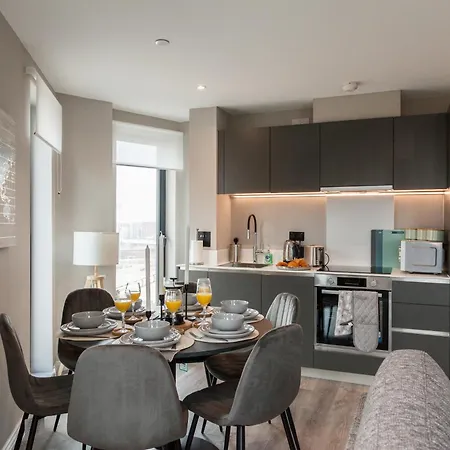 Springwell Gardens Near Station & Centre Appartement