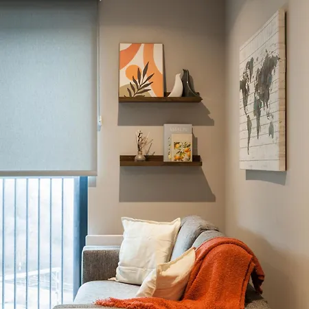 Springwell Gardens Near Station & Centre Apartment *