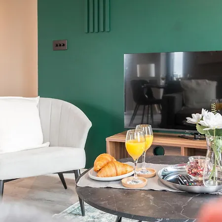 Springwell Gardens Near Leeds Station & Centre * Leeds (West Yorkshire)