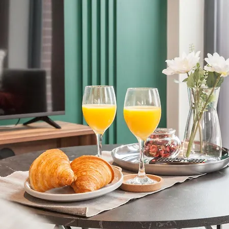 Springwell Gardens Near Station & Centre