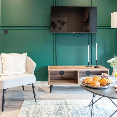 Apartment Springwell Gardens Near Station & Centre