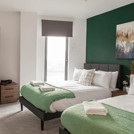 Springwell Gardens Near Leeds Station & Centre Apartment