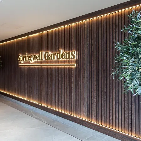 Springwell Gardens Near Station & Centre *