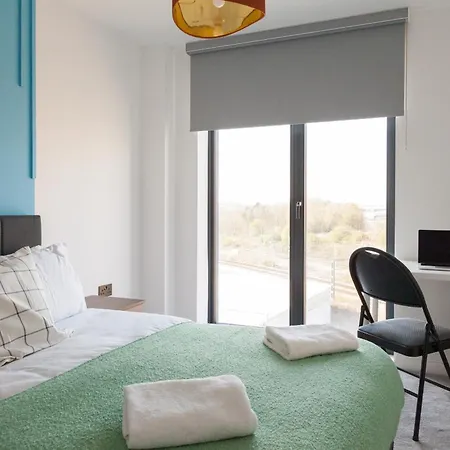 Apartment Springwell Gardens Near Leeds Station & Centre *