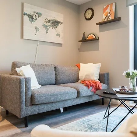 Springwell Gardens Near Leeds Station & Centre Apartment