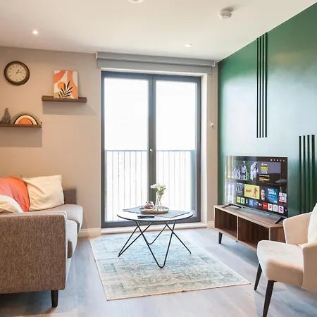 Springwell Gardens Near Leeds Station & Centre Apartment *