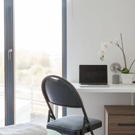 Springwell Gardens Near Leeds Station & Centre