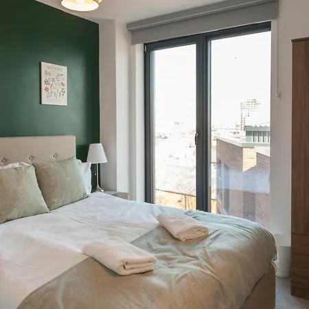 Springwell Gardens Near Leeds Station & Centre Leeds (West Yorkshire)