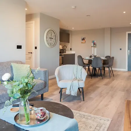 Apartment Springwell Gardens Near Leeds Station & Centre *