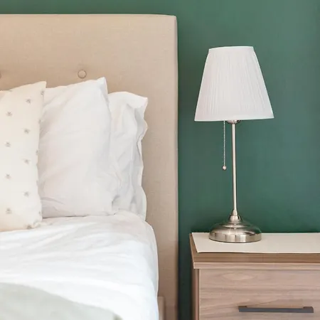 Springwell Gardens Near Leeds Station & Centre Leeds (West Yorkshire)
