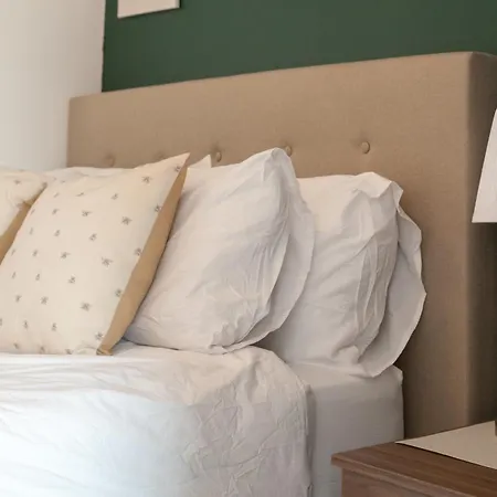 Springwell Gardens Near Leeds Station & Centre Apartment *