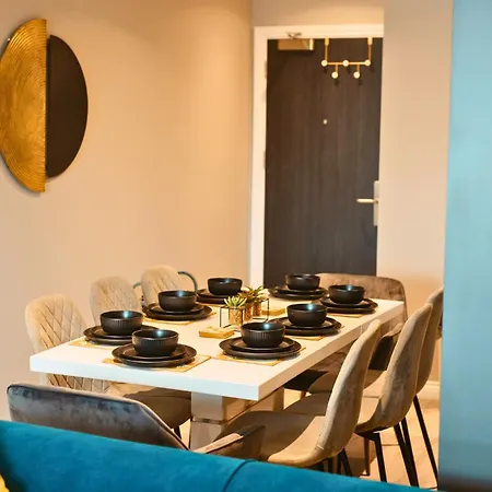 Springwell Gardens Near Station & Centre