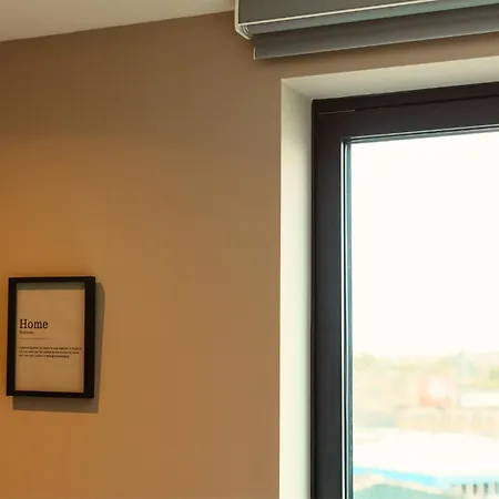 Springwell Gardens Near Station & Centre *