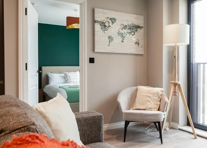 Springwell Gardens Near Station & Centre Leeds (West Yorkshire)