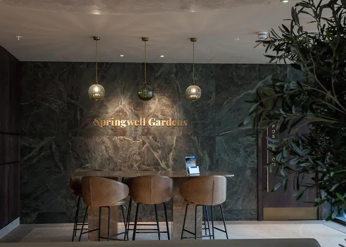 Springwell Gardens Near Station & Centre Апартаменти Лідс