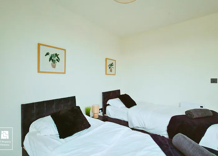 Springwell Gardens Near Station & Centre