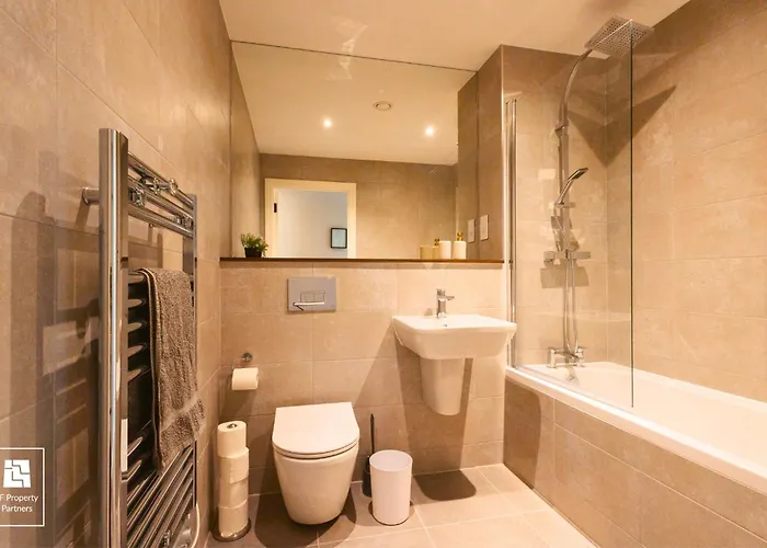 Springwell Gardens Near Station & Centre