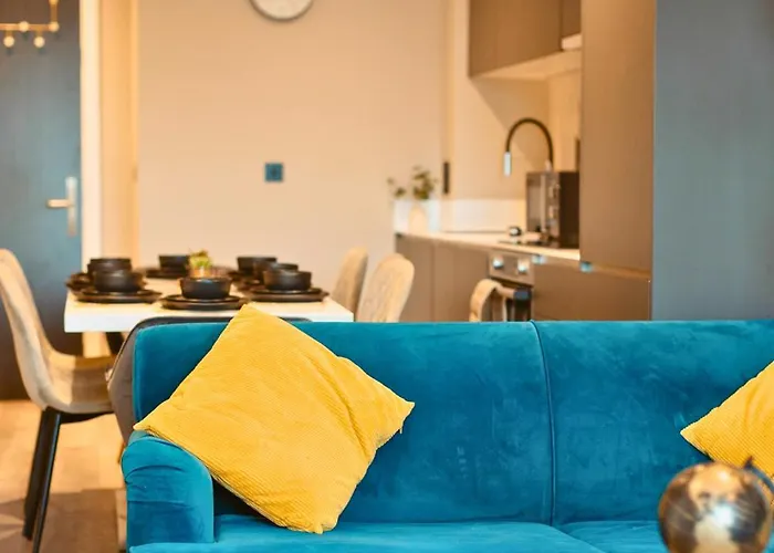 Springwell Gardens Near Station & Centre