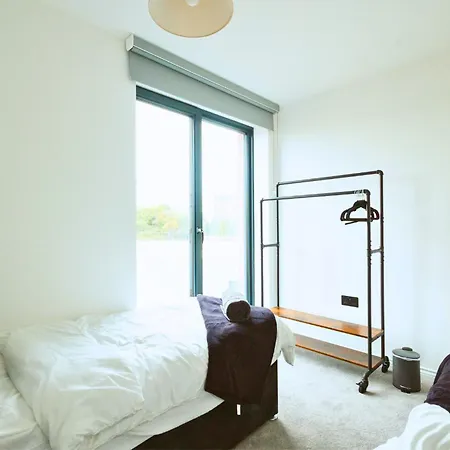 公寓 Springwell Gardens Near Station & Centre *