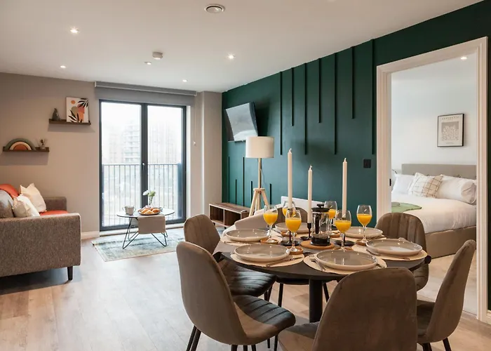 Апартаменты Springwell Gardens Near Station & Centre Лидс