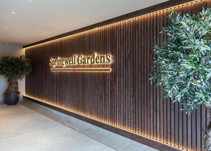 Springwell Gardens Near Station & Centre *